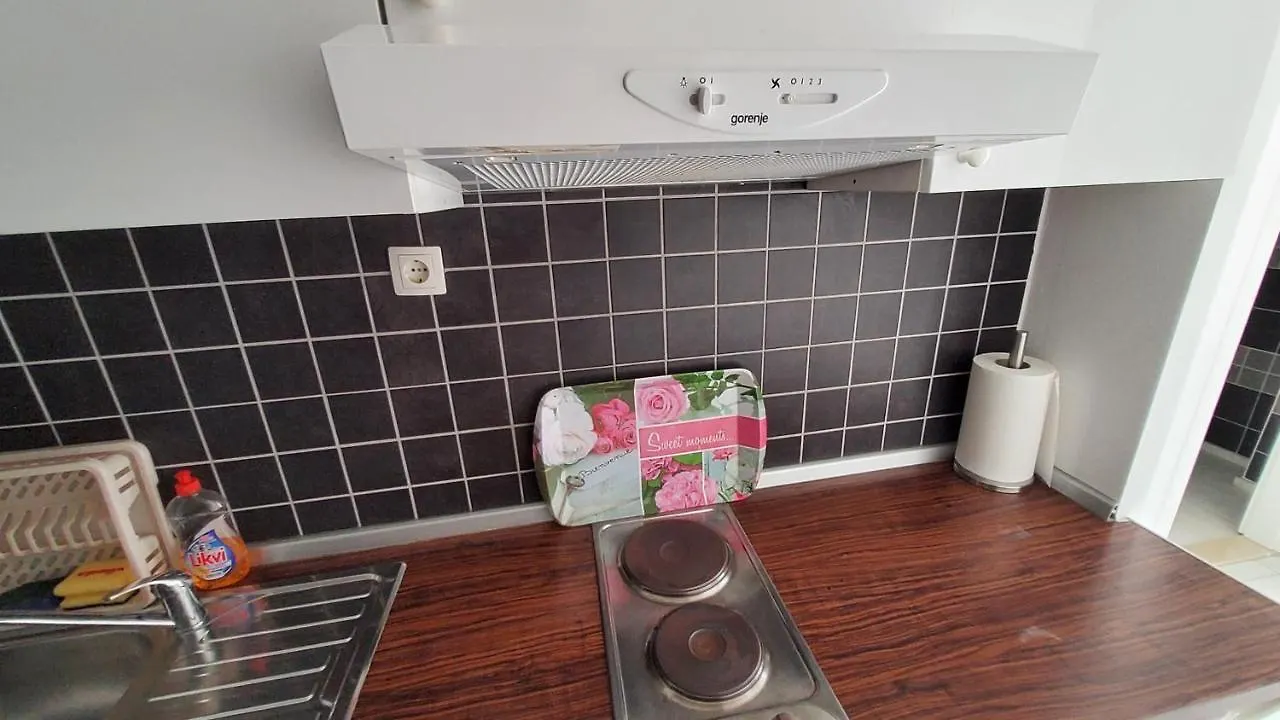 Economy Apartment 12 Sleeps 3 Guests Split